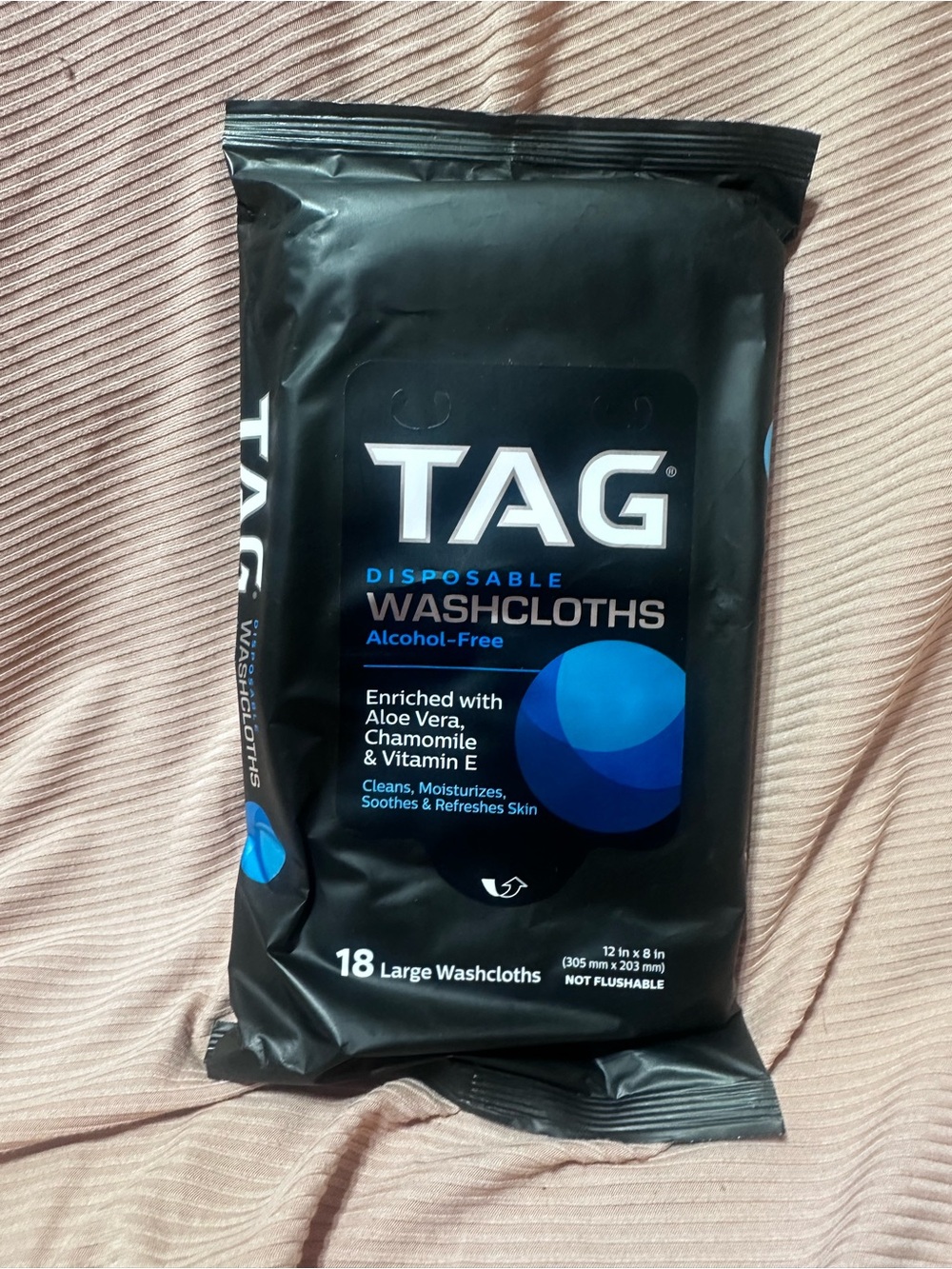 Tag Black and Blue Disposable Washcloths Pack